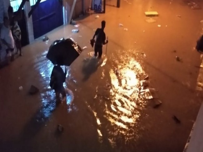 Em seis horas, choveu 115 milmetros em Salvador; previso  de tempo fechado na virada do ano