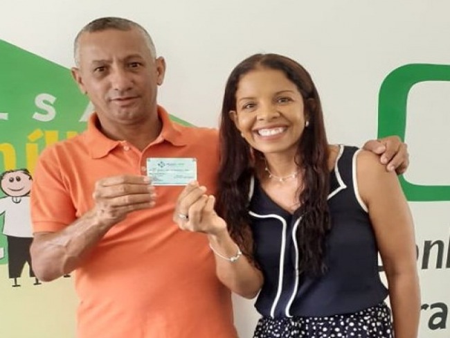 Capim Grosso: Secretaria de Assistncia Social entrega Carto Passe Livre
