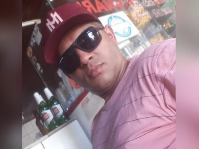 Homem  morto a tiros dentro de bar em Mairi