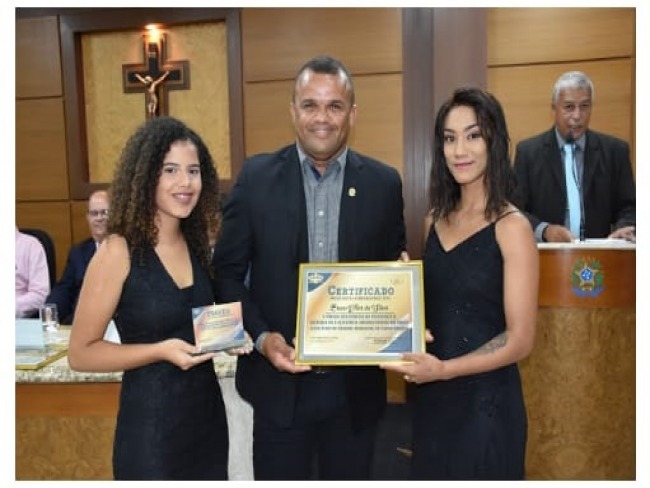Vereador Bruno da Dengue recebe prmio Excelncia Administrativa no Poder Legislativo pela empresa Podium Vox.