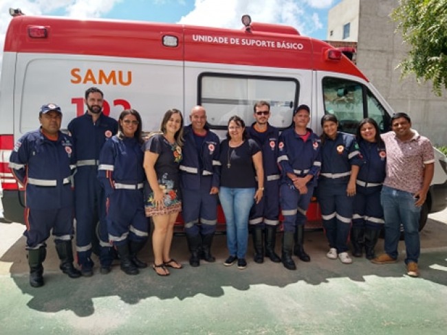 Capim Grosso: Prefeitura entrega ambulncia nova ao SAMU 192