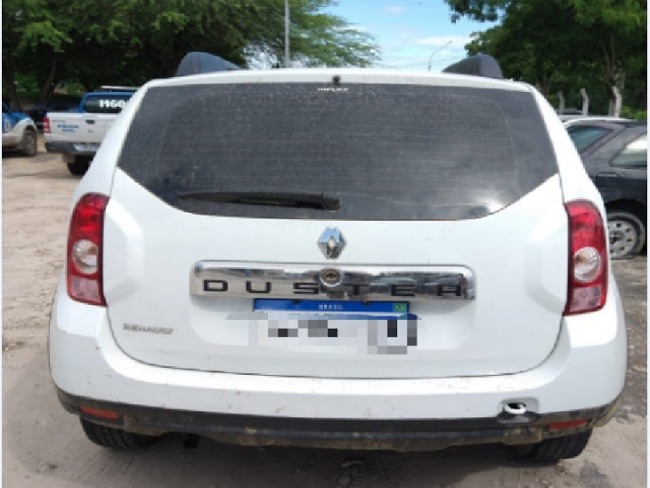 Polcia Militar prende homem com carro roubado e placa clonada em Jacobina