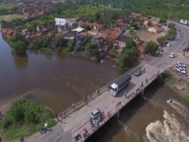 Santa Luz: Aude Tapera transborda aps fortes chuvas, veja vdeo