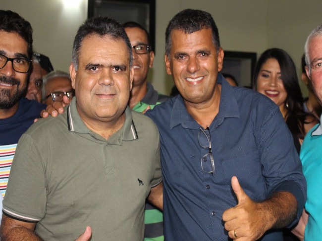 Ril de Beto adere ao grupo do prefeito de Quixabeira Reginaldo