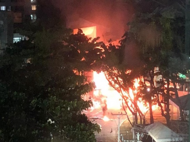 Salvador: Vdeo mostra exato momento em que nibus  incendiado, em Ondina; assista