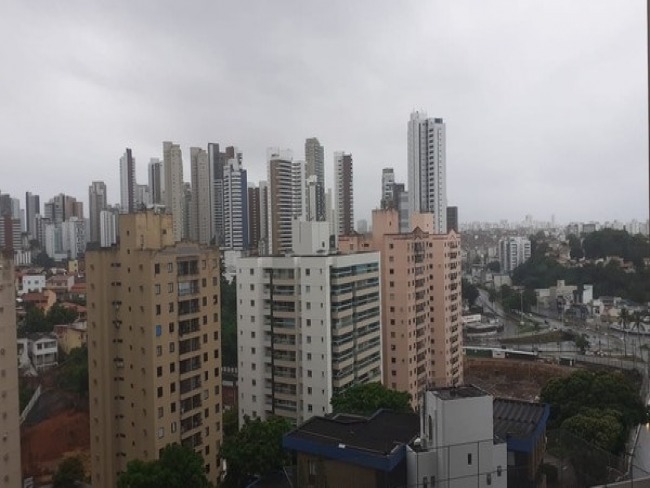 Alagamentos so registrados em dia de chuva em Salvador