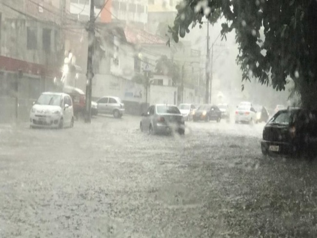 Salvador: Periperi  o bairro que registrou maior acumulado de chuva nesta madrugada