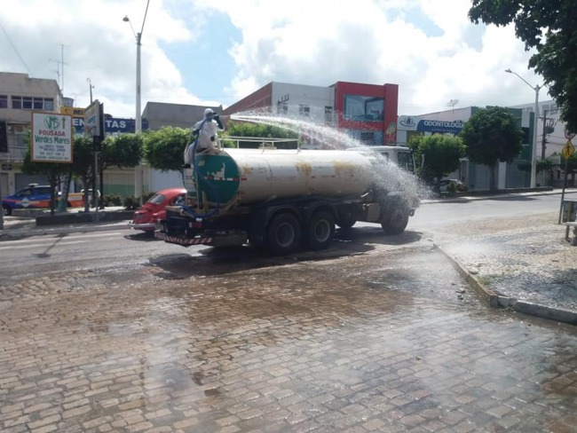 Capim Grosso: Prefeitura em parceria com a Embasa faz higienizao de ruas e avenidas