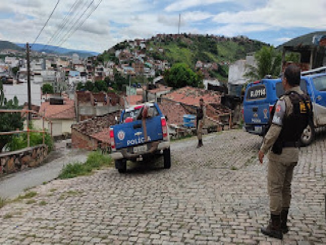 Polcia Militar de Cam e PETO de Jacobina recuperam celulares tomados de assalto