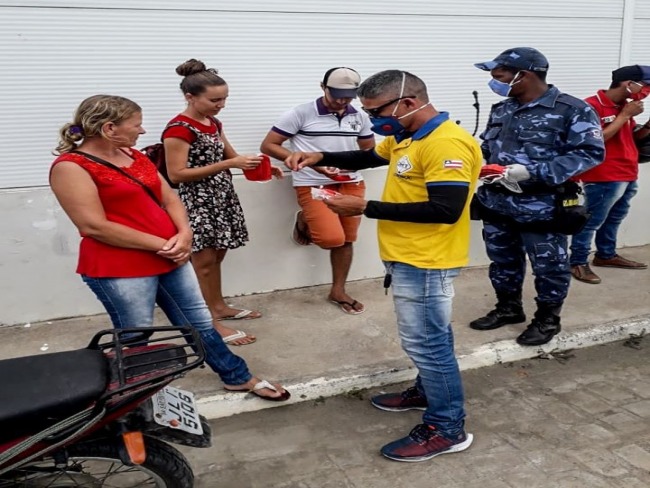 Capim Grosso: Prefeitura distribui mscaras para populao