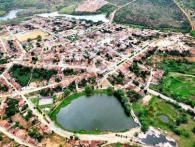 Caldeiro Grande.Municipio registra primeiro caso do Covid-19 em vdeo prefeito fala das medidas adotadas