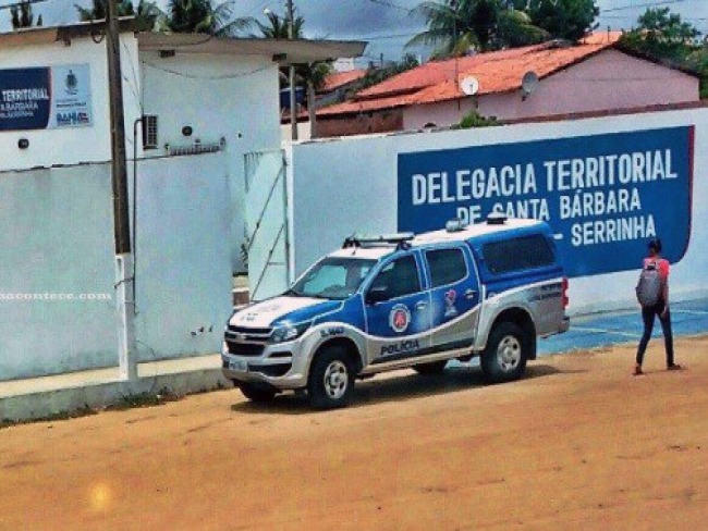 Bandidos invadem frum e arrombam cofre de armas no interior da Bahia