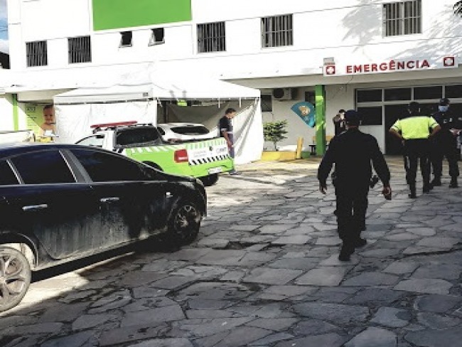 Guarda Municipal morre ao colidir moto com ambulncia do Samu no centro de Jacobina