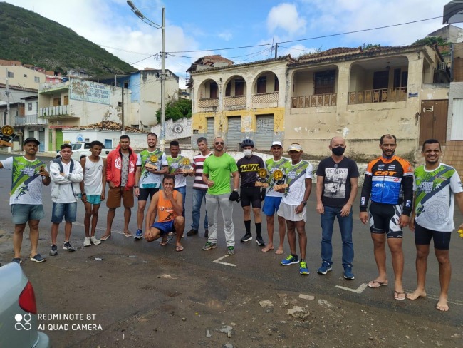Capimgrossenses realizam desafio de ultramaratona entre Capim Grosso e Jacobina