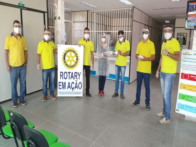 Capim Grosso: Rotary Clube realiza distribuio de protetores faciais e mscaras para populao