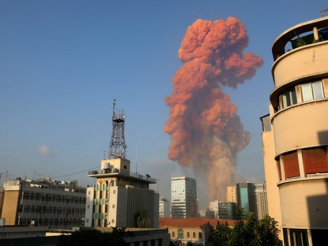 Exploso em Beirute deixa pelo menos 73 mortos e 2,7 mil feridos, veja vdeo