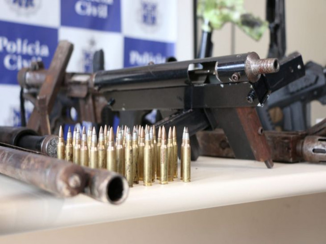 Salvador: Ao termina com maior apreenso de armas em uma ocorrncia