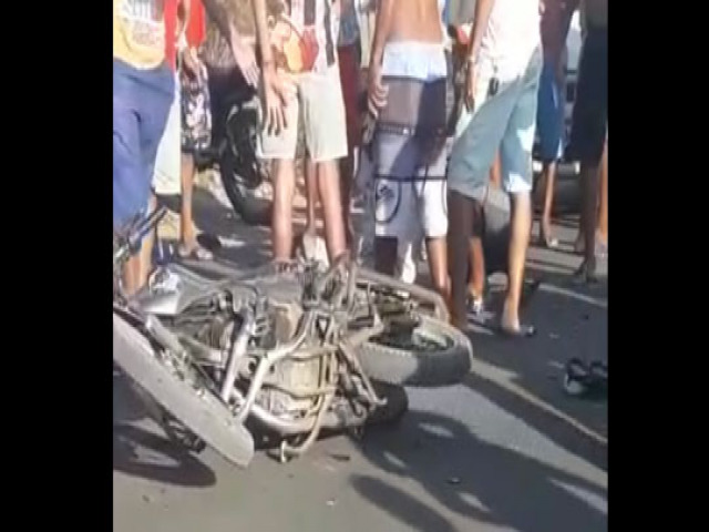 Coliso entre motos deixa dois feridos na BA-120 em Santaluz