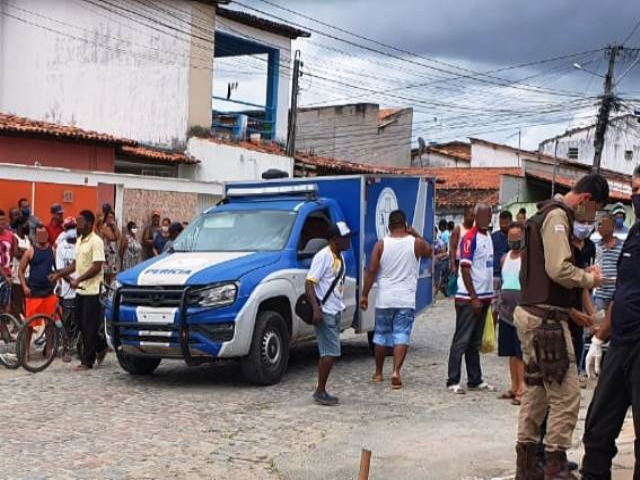 Patro e funcionrio so assassinados em Feira de Santana; n de homicdios nas ltimas 24 horas sobe para 9