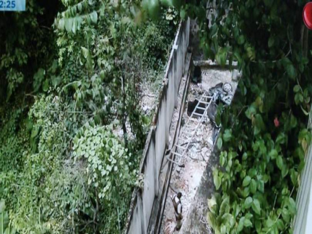 Carro despenca de garagem na Graa e acidente deixa um morto