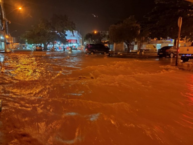 Chuva forte atinge Barra do Choa e assusta moradores na Bahia,veja vdeo