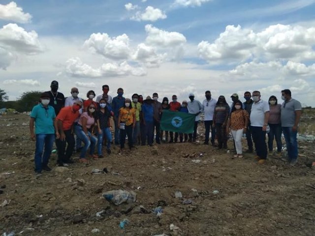 Capim Grosso recebeu comitiva da Bacia do Jacupe para debaterem sobre destinao de resduos slidos 