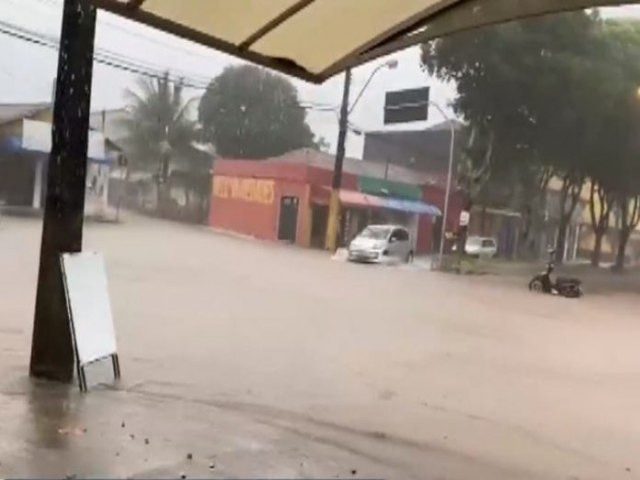 Temporal alaga ruas de Nova Viosa e cidade registra registra volume de chuva para 2 meses em 24 horas