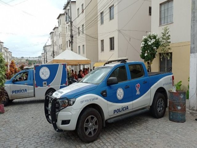 Feira de Santana: Moradora da Conceio morre aps entrar em luta corporal e levar dois tiros em ponto de nibus