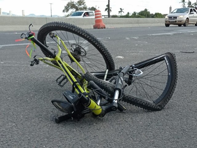 Ciclista morre aps colidir com veculo na entrada do distrito da Matinha