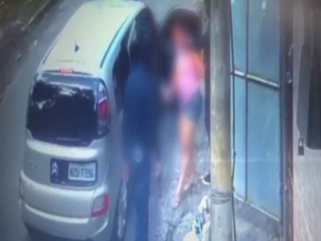 Mulher  sequestrada na porta de casa por falsos policiais em Salvador