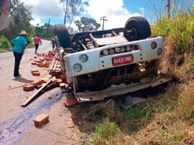 Caminhoneiro natural de Ipir morre em grave acidente na BA 540 em Mutupe