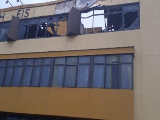 Seis pessoas ficam feridas com incndio em hotel na orla de Salvador