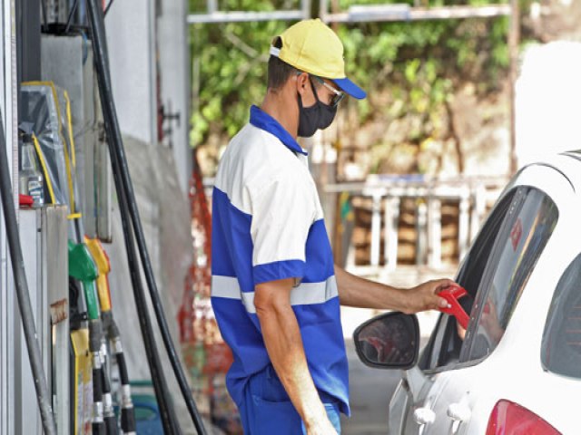 Petrobras anuncia novo aumento no preo da gasolina, que j subiu 51% este ano