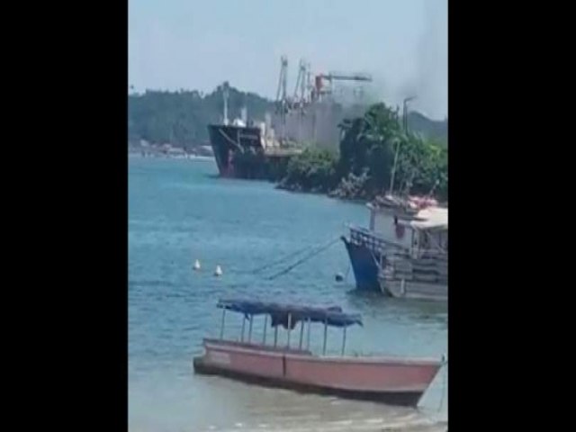 Exploso em navio no Porto de Aratu assusta comunidade quilombola; veja vdeo