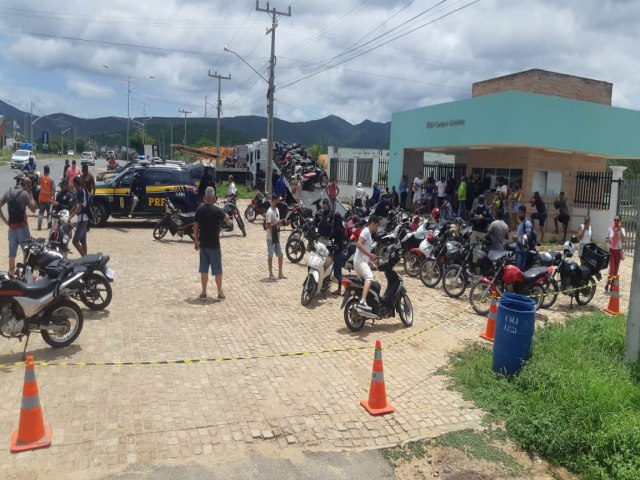PRF apreende dezenas de motos irregulares em Jacobina; veja vdeo