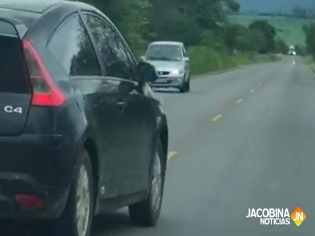 Jacobina: Motorista dirige em zigue-zague e quase causa acidente na BR-324; assista