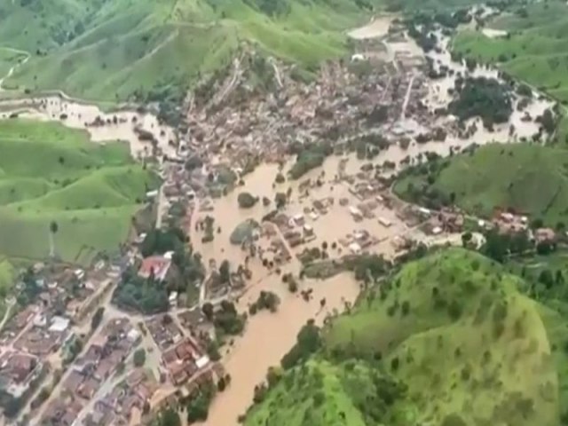 Vdeo: Confira imagens areas de Jucuruu aps fortes chuvas