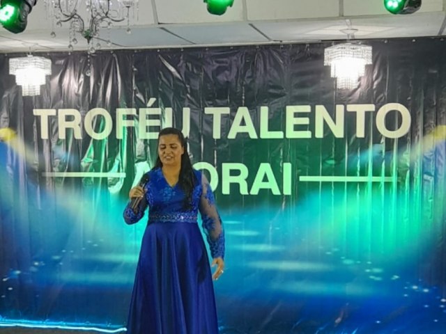 Cantora Gospel capimgrossense ganha Trofu Talento Adora no RJ.