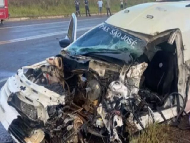 Motorista de carro funerrio morre em acidente com caminho na BR-101; vtima ligou para famlia aps batida