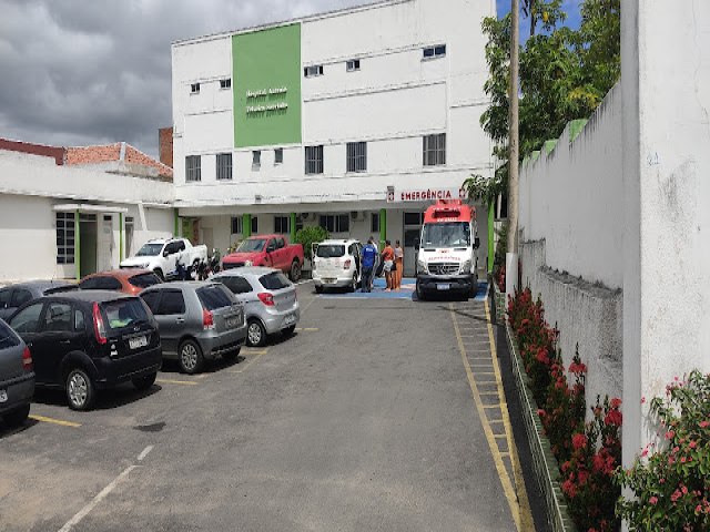 Homem leva facadas e morre no hospital Antnio Teixeira Sobrinho em Jacobina