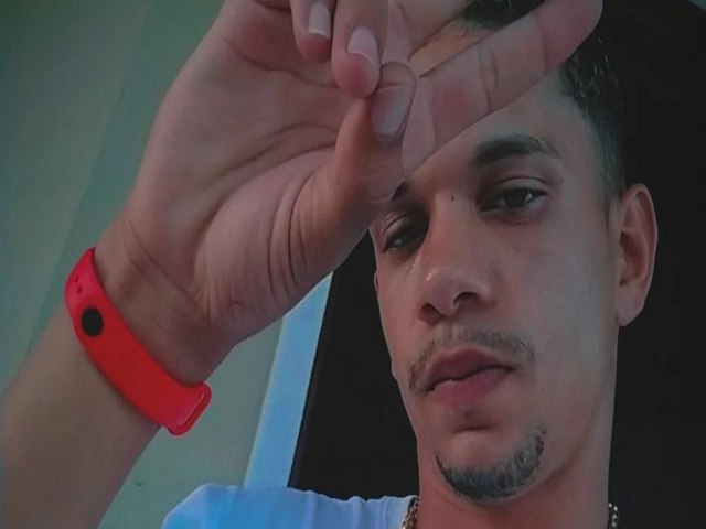 Jovem de 22 anos desaparece após sair de casa de moto em Santo Estevão