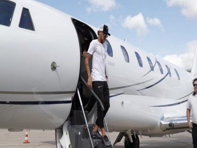 Avião com Neymar faz pouso de emergência no Norte do Brasil vindo dos Estados Unidos