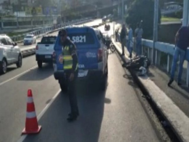 Homem cai de viaduto de 15 metros em Salvador aps acidente de moto