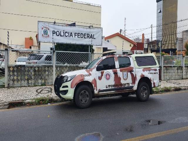 Feira de Santana: Veculo que transportava caixas de vinhos sem nota fiscal  apreendido na BR-324