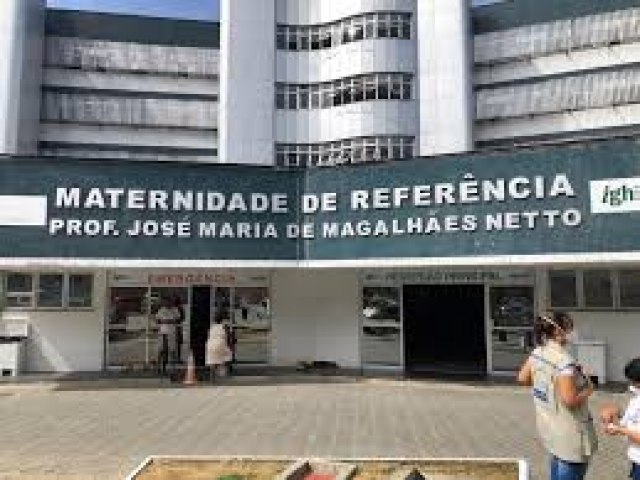 Veculo que transportava pacientes de Quixabeira  alvo de assalto em Salvador