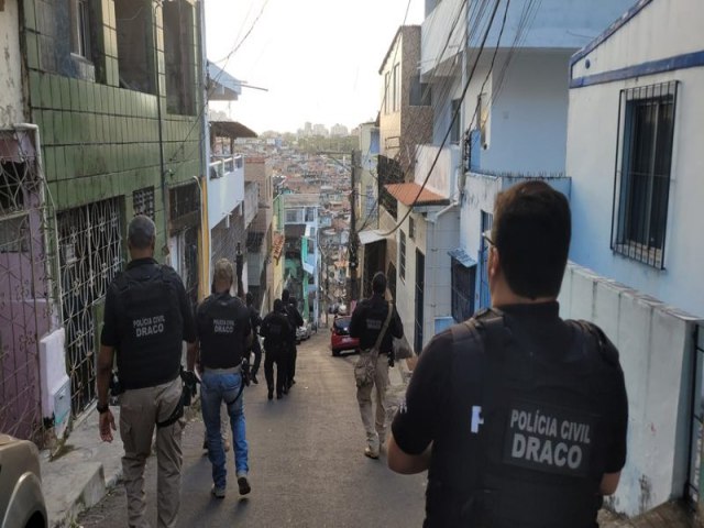 Polcia prende PM e ex-PM envolvidos em sequestro de comerciante em Salvador