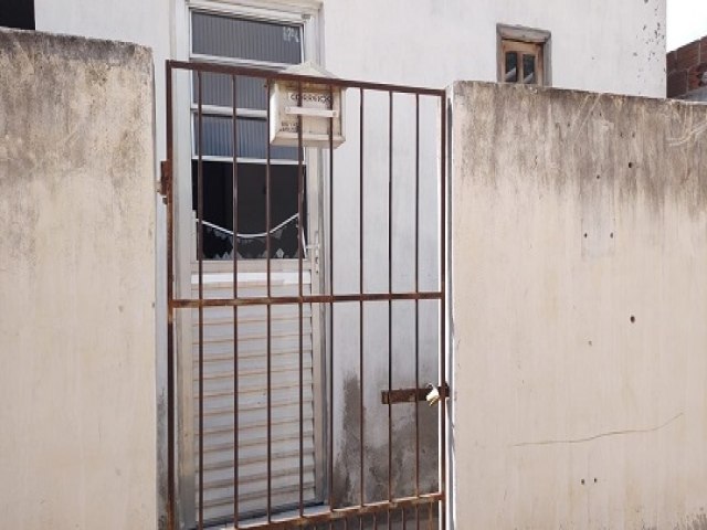 Homem  conduzido  delegacia aps arrombar casa em Queimadas