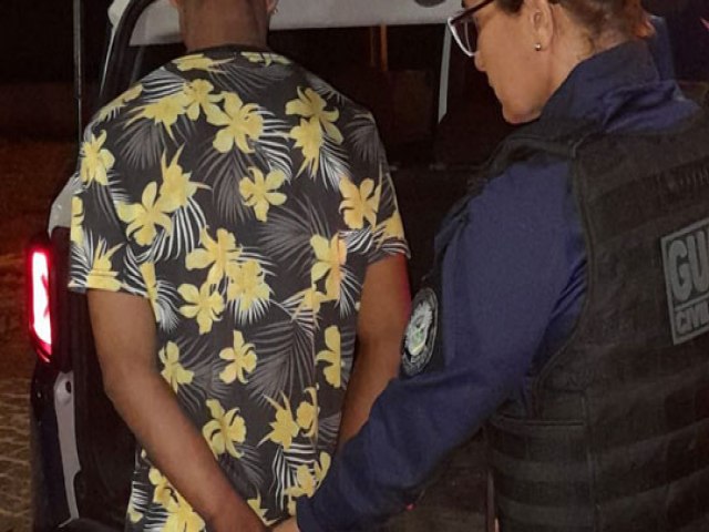 Jovem  preso acusado de cortar companheira com garrafa em Santaluz