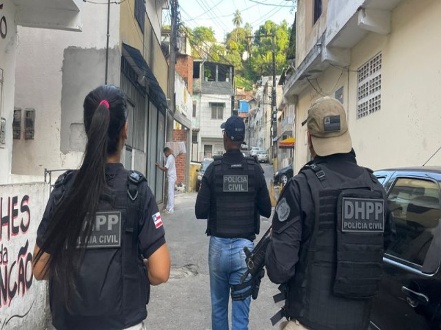Cinco suspeitos so preso e um morre em operao da polcia em Salvador e RMS