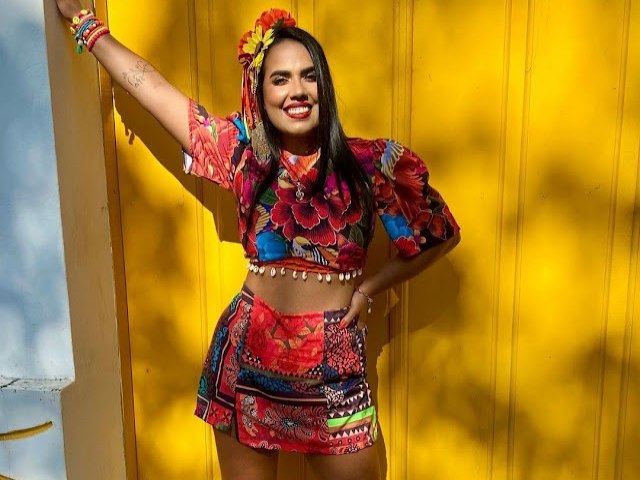 Jacobinense Priscila Dantas  a nova cantora da Banda Beijo de Salvador